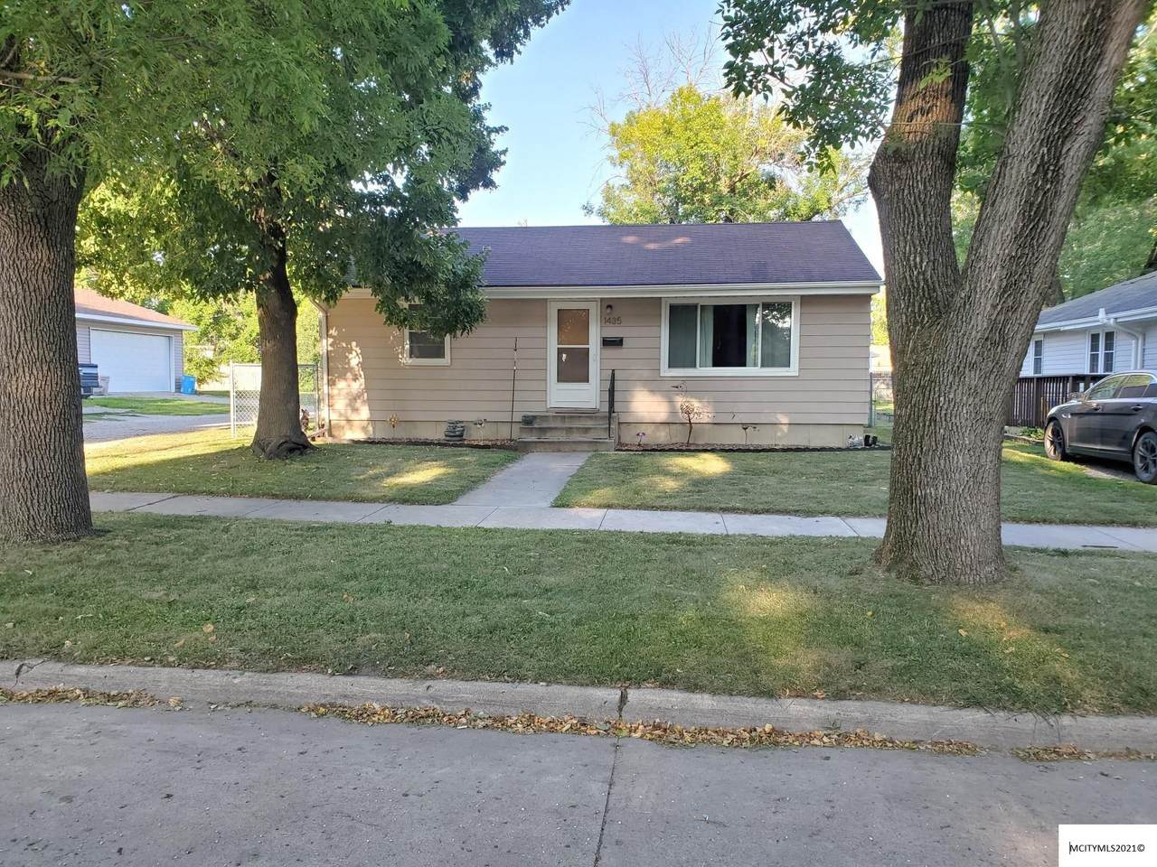 1435 Monroe - Photo 1