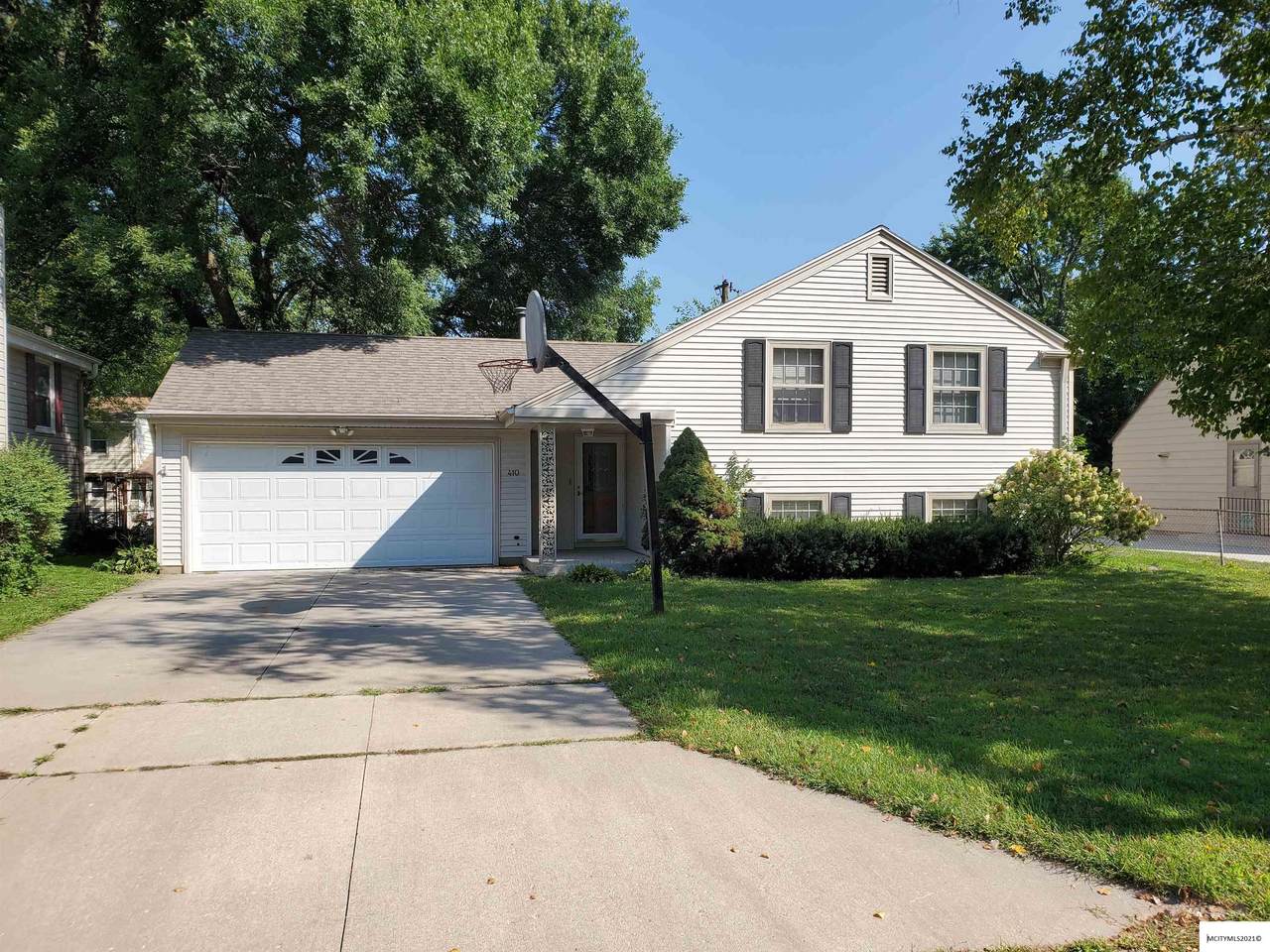 410 21st Sw - Photo 1