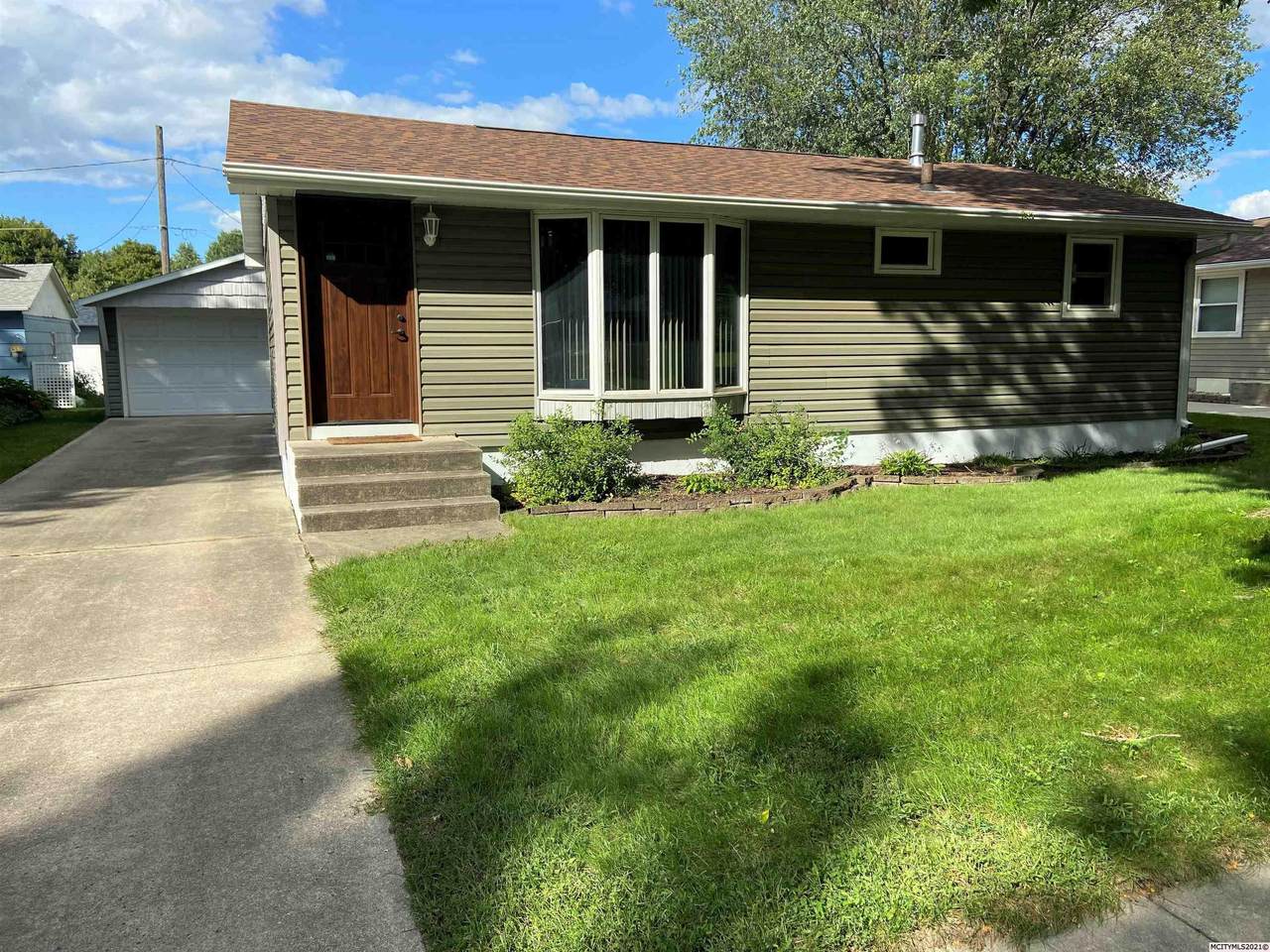 1116 9th Sw - Photo 1