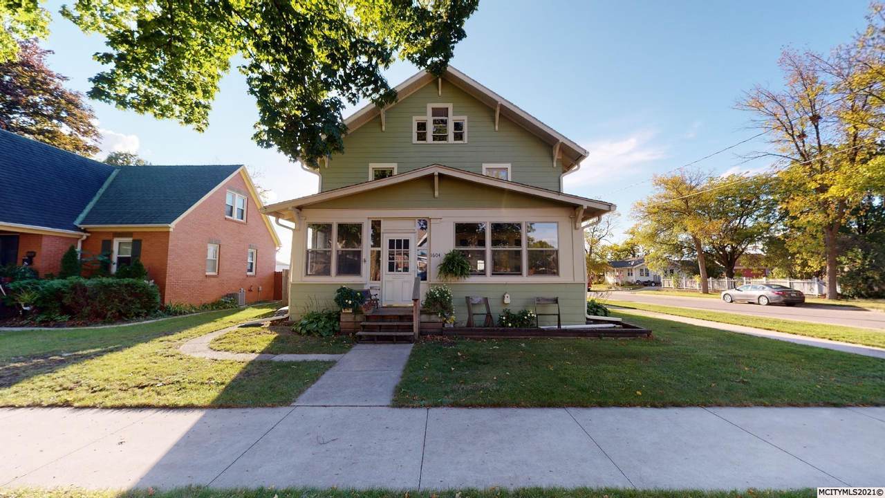 1604 Delaware - Photo 1