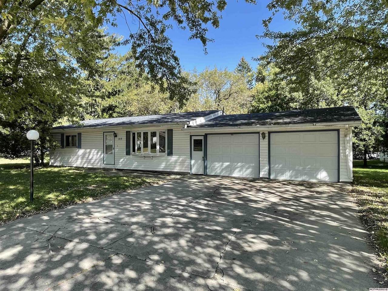 103 3rd Ave Sw - Photo 1
