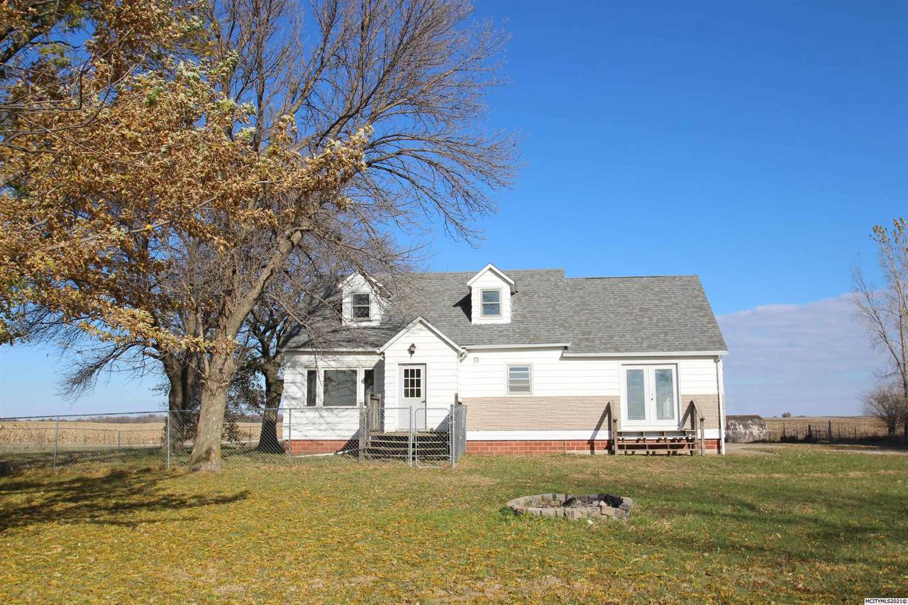 3009 110th St - Photo 1