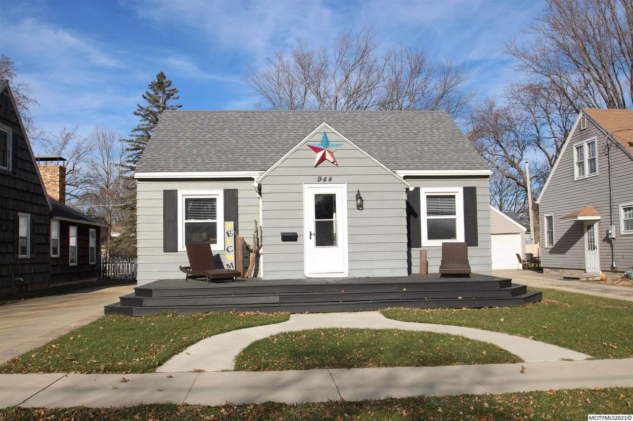944 15th Pl Ne - Photo 1