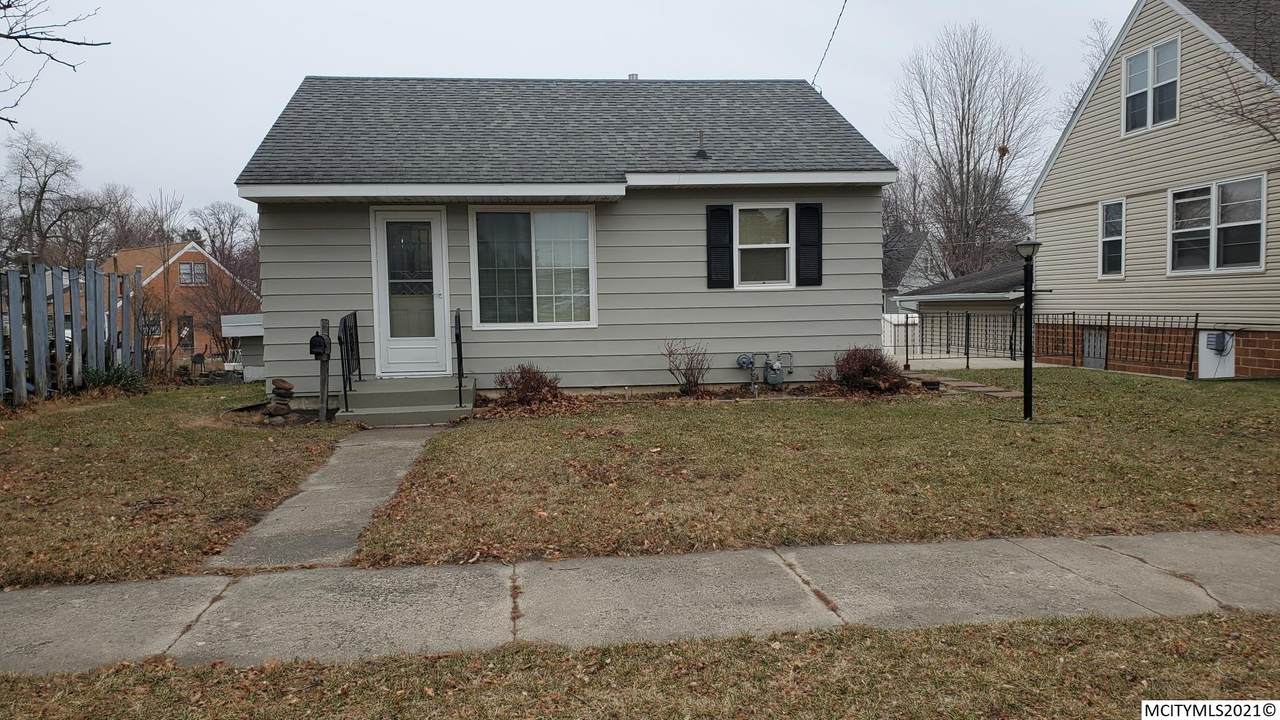 1168 Maple Dr - Photo 1