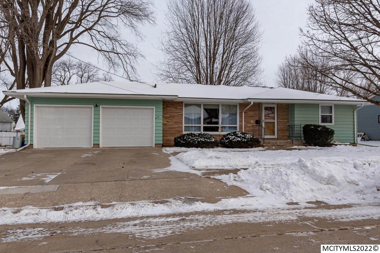 313 Hampshire Pl - Photo 1