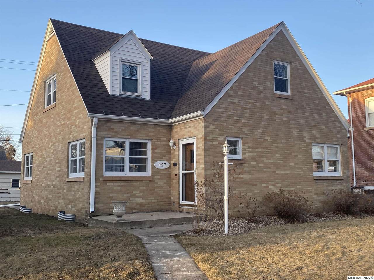 927 State St - Photo 1
