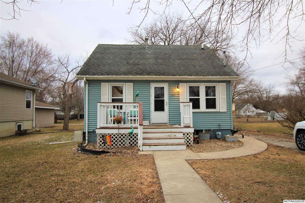 705 Tyler - Photo 1