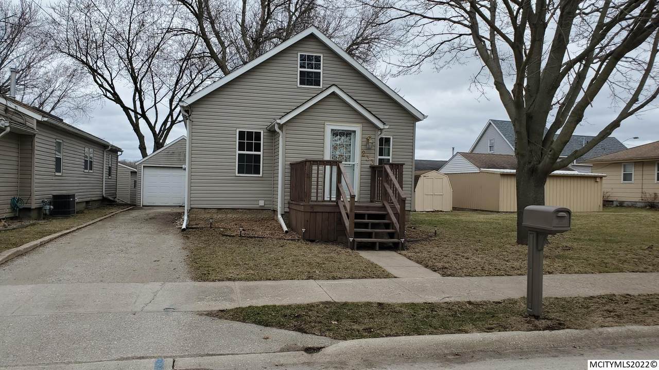 233 29th Sw - Photo 1