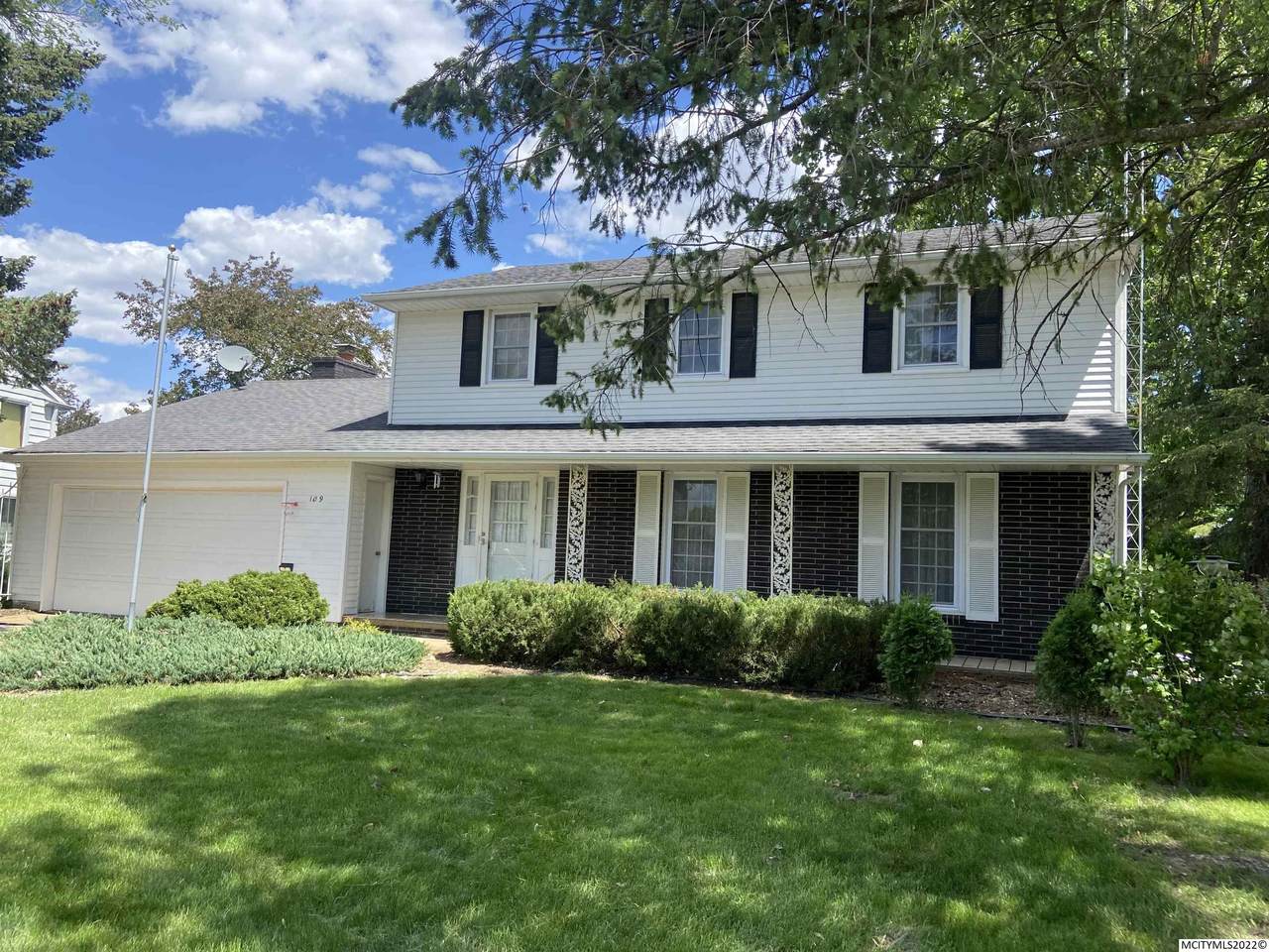 109 Lakeview Dr - Photo 1