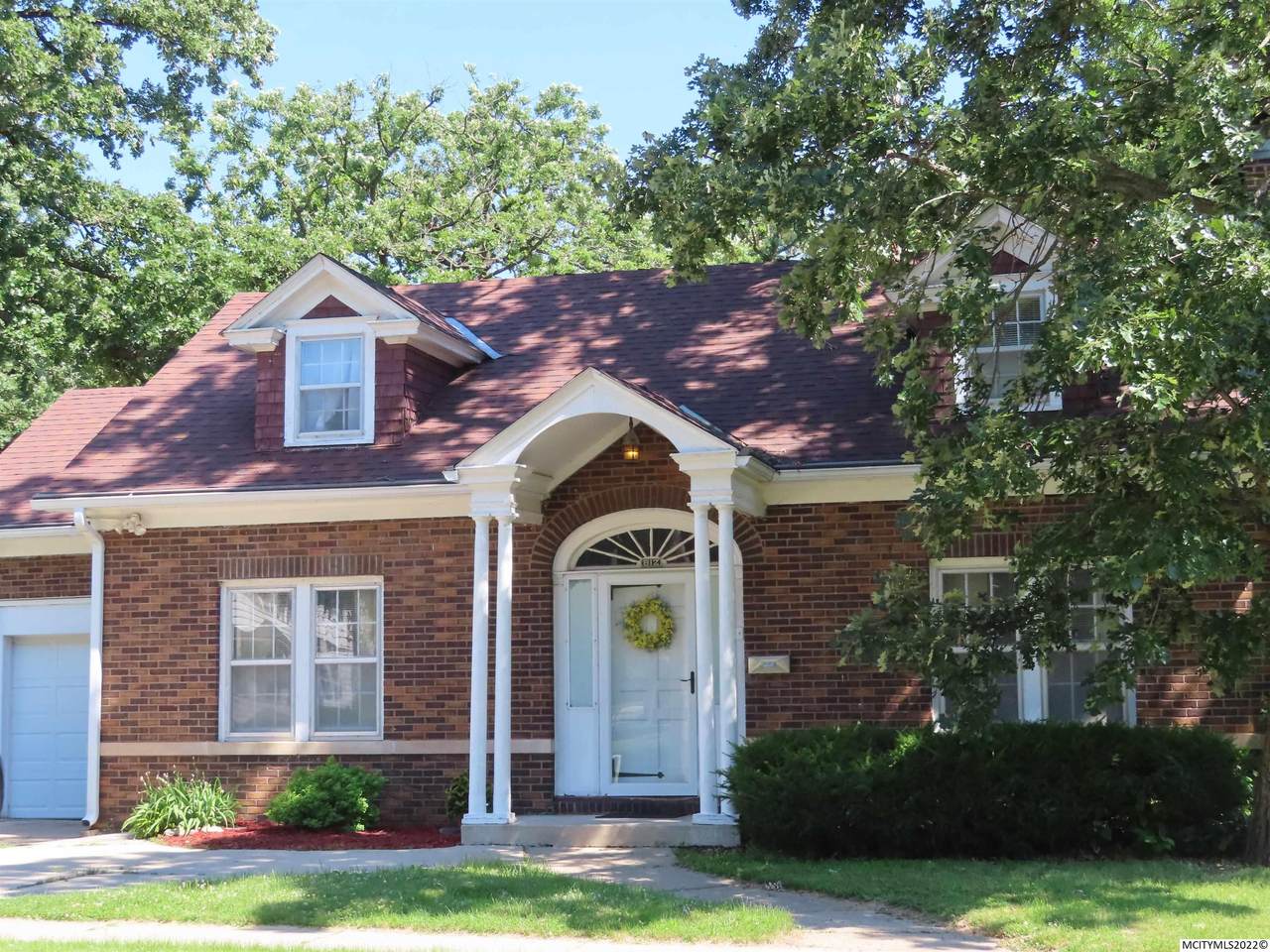 812 1st Nw - Photo 1
