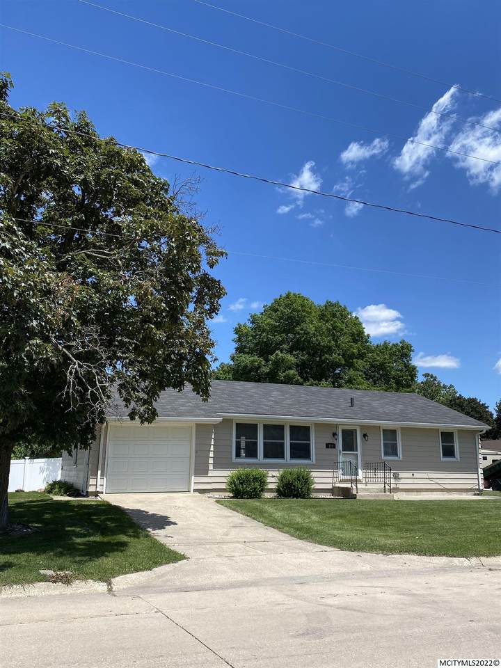 328 23rd Sw - Photo 1