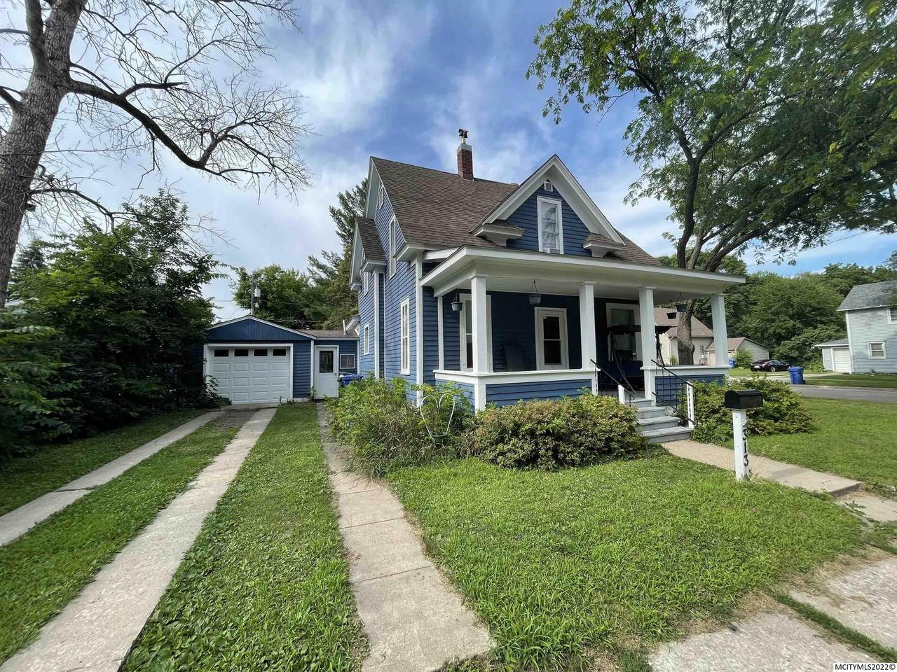 313 7th Ave - Photo 1
