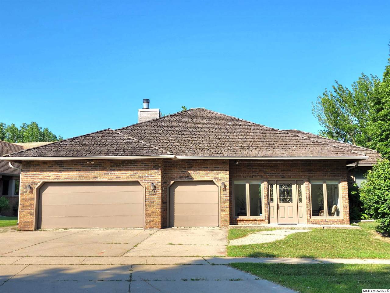 740 Briarstone Dr - Photo 1