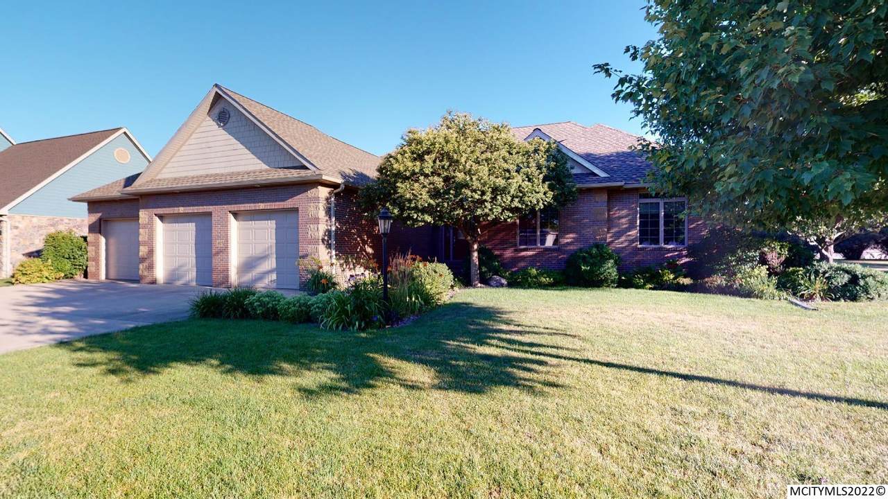 407 Woodlane Dr - Photo 1