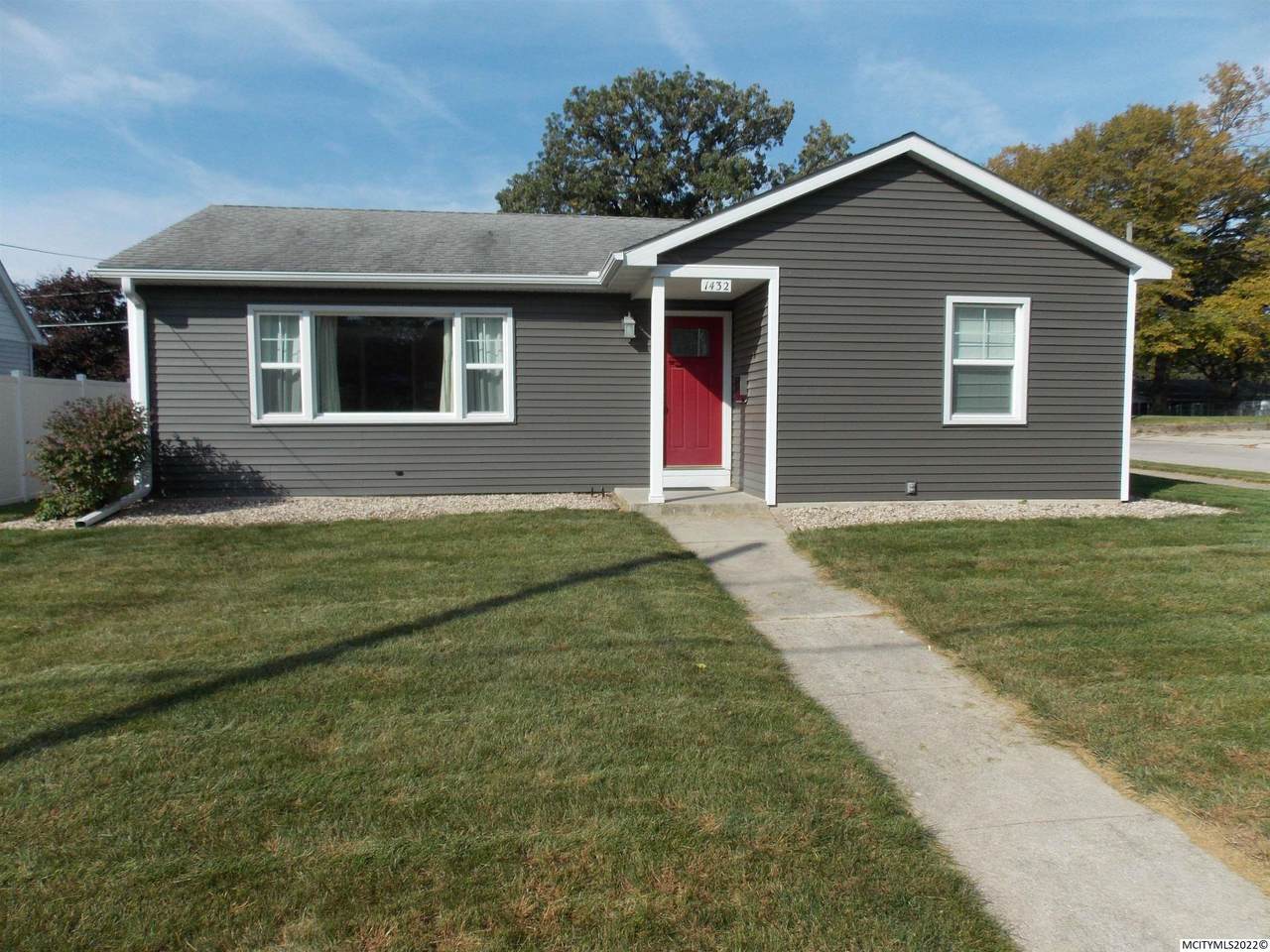 1432 Hampshire - Photo 1