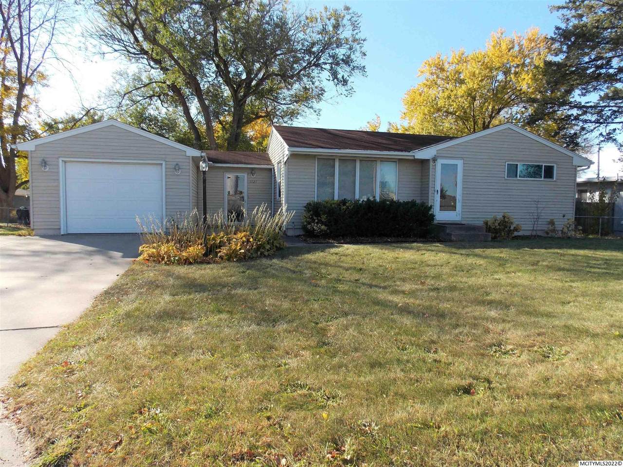 1121 12th Nw - Photo 1