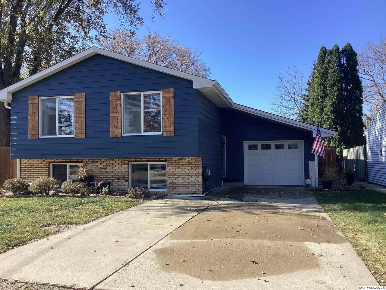 1420 Hampshire - Photo 1