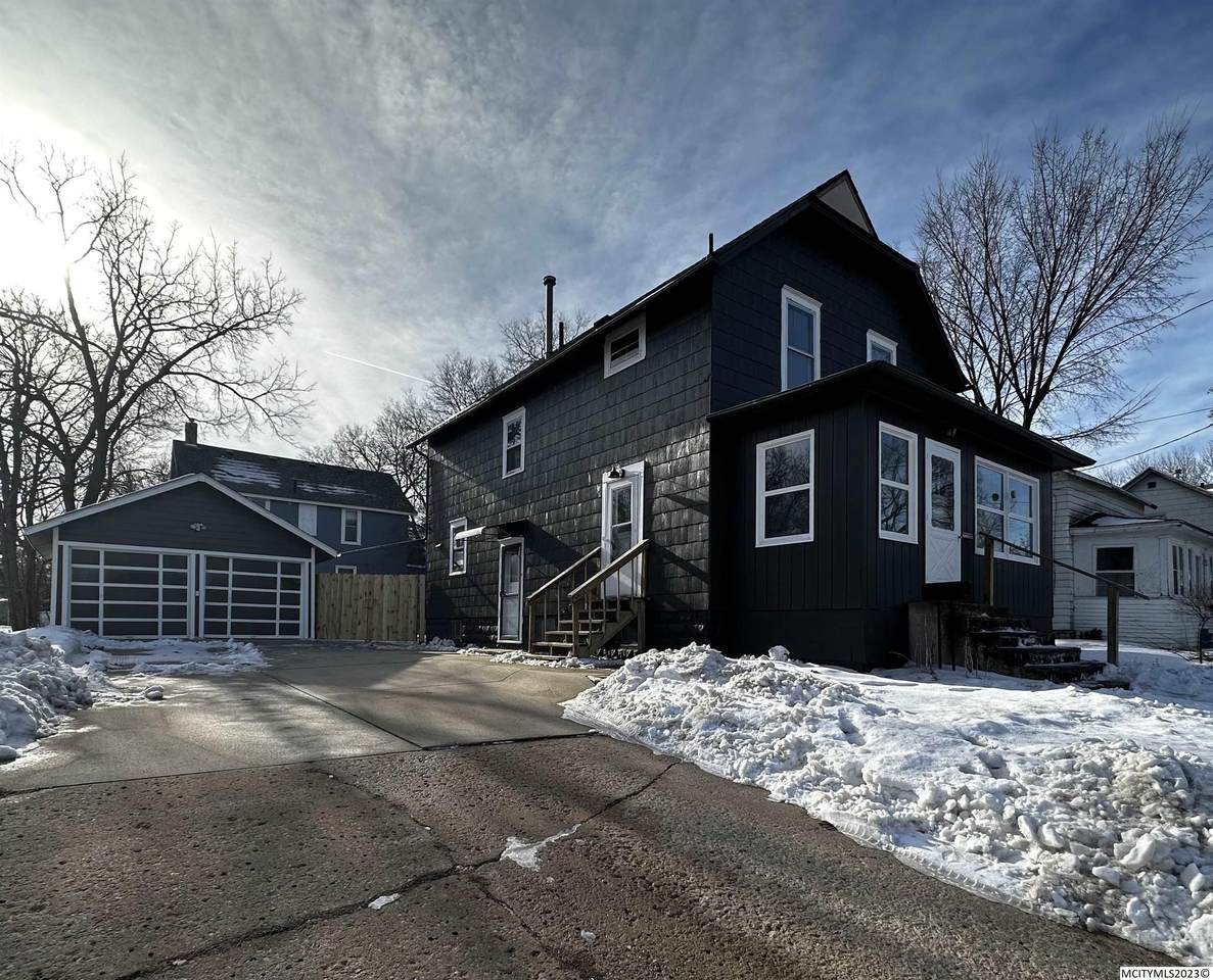 411 1st Ne - Photo 1