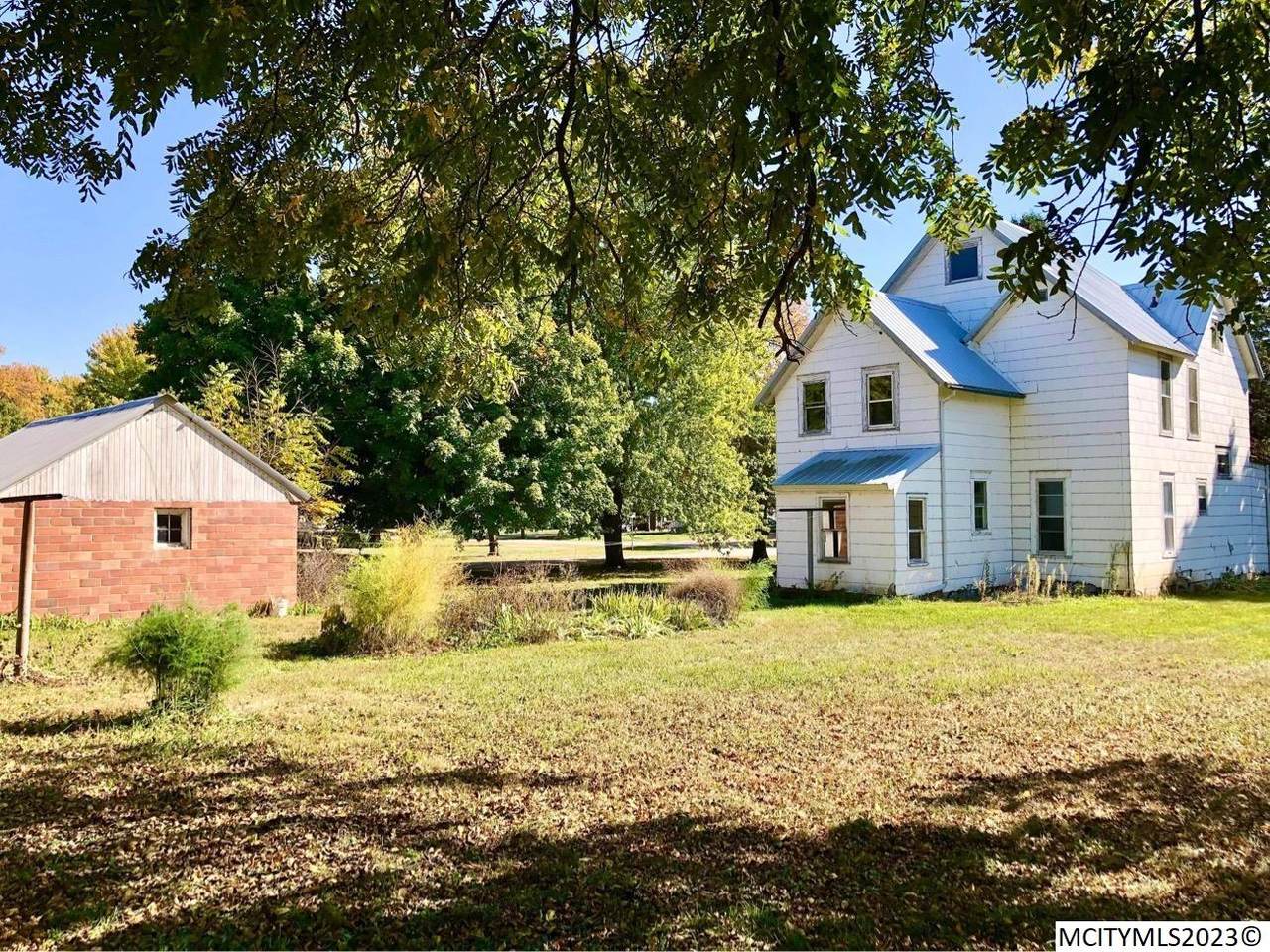 700 Main St - Photo 1