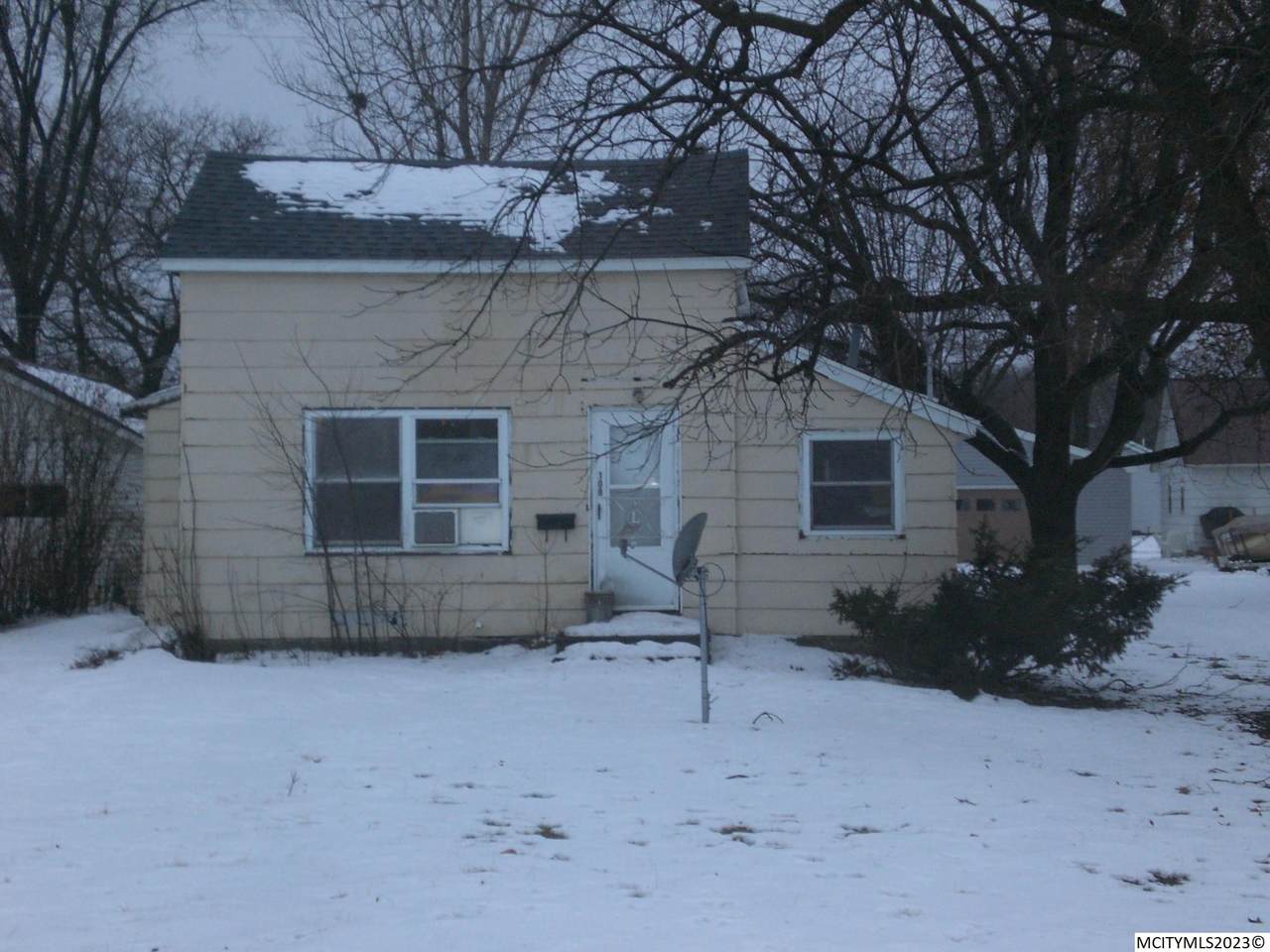 108 15th St N - Photo 1