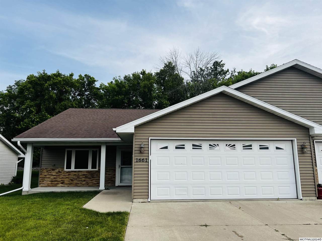 1661 10TH SW - Photo 1