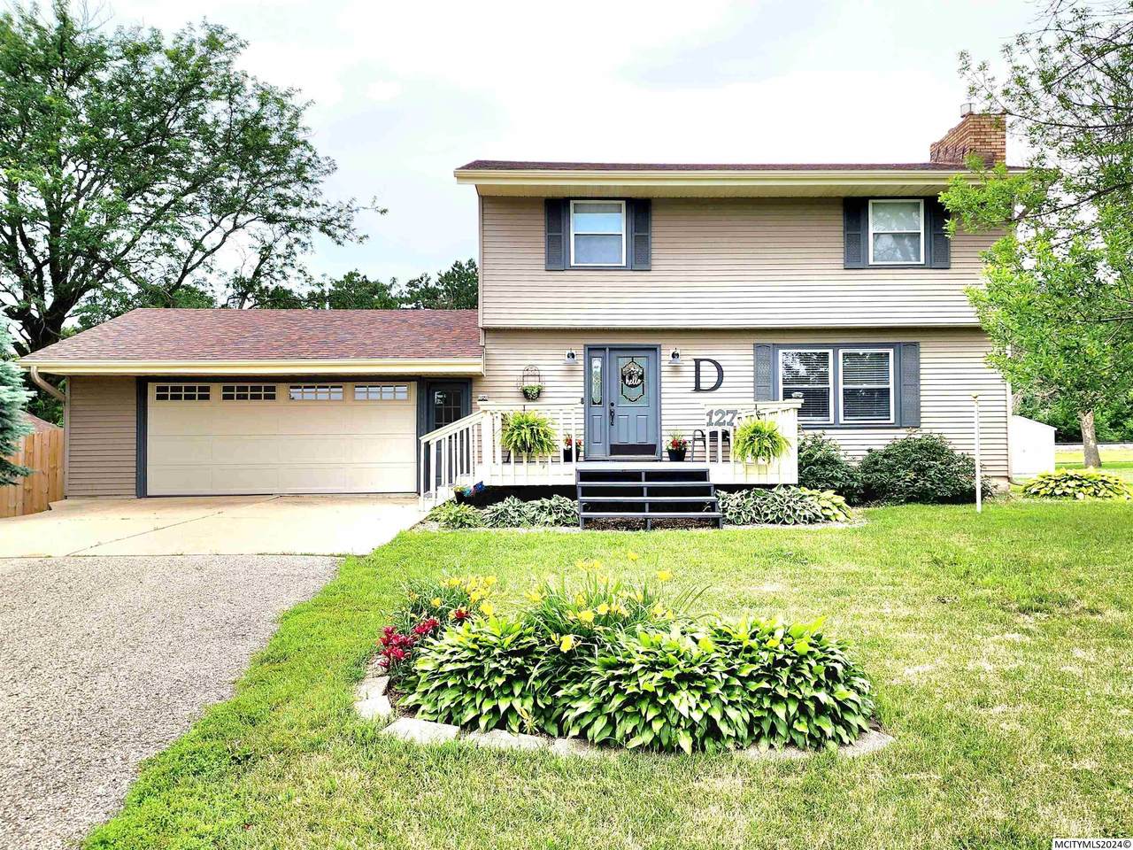 127 Circle Terrace - Photo 1