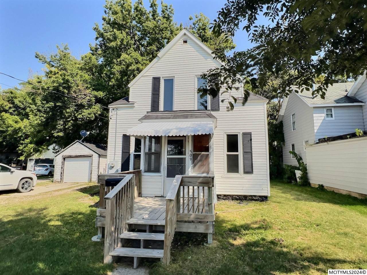 509 Delaware - Photo 1