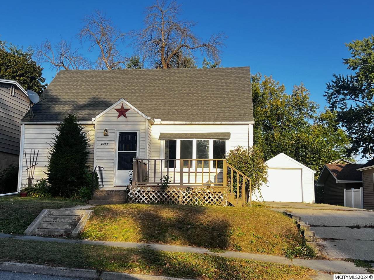 1407 Virginia - Photo 1