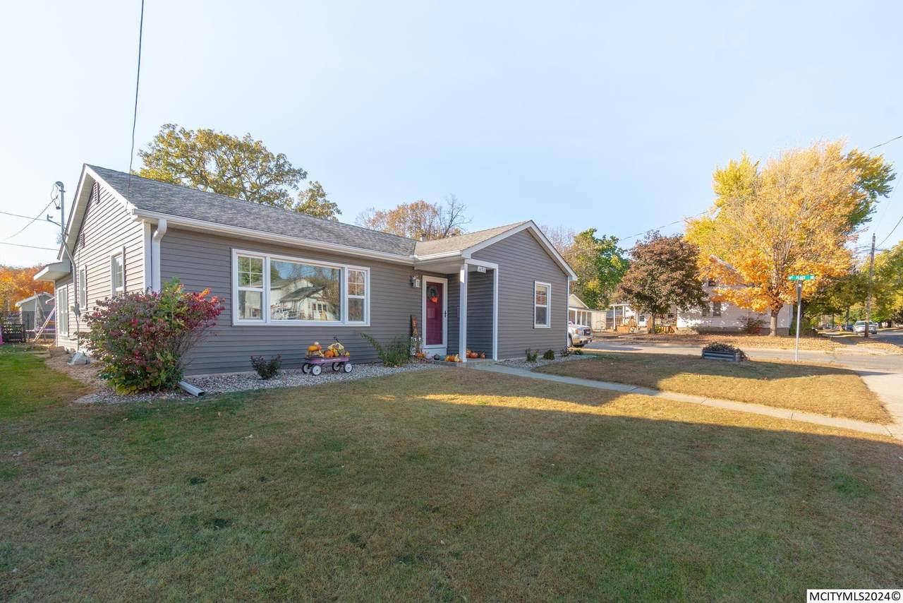 1432 Hampshire - Photo 1