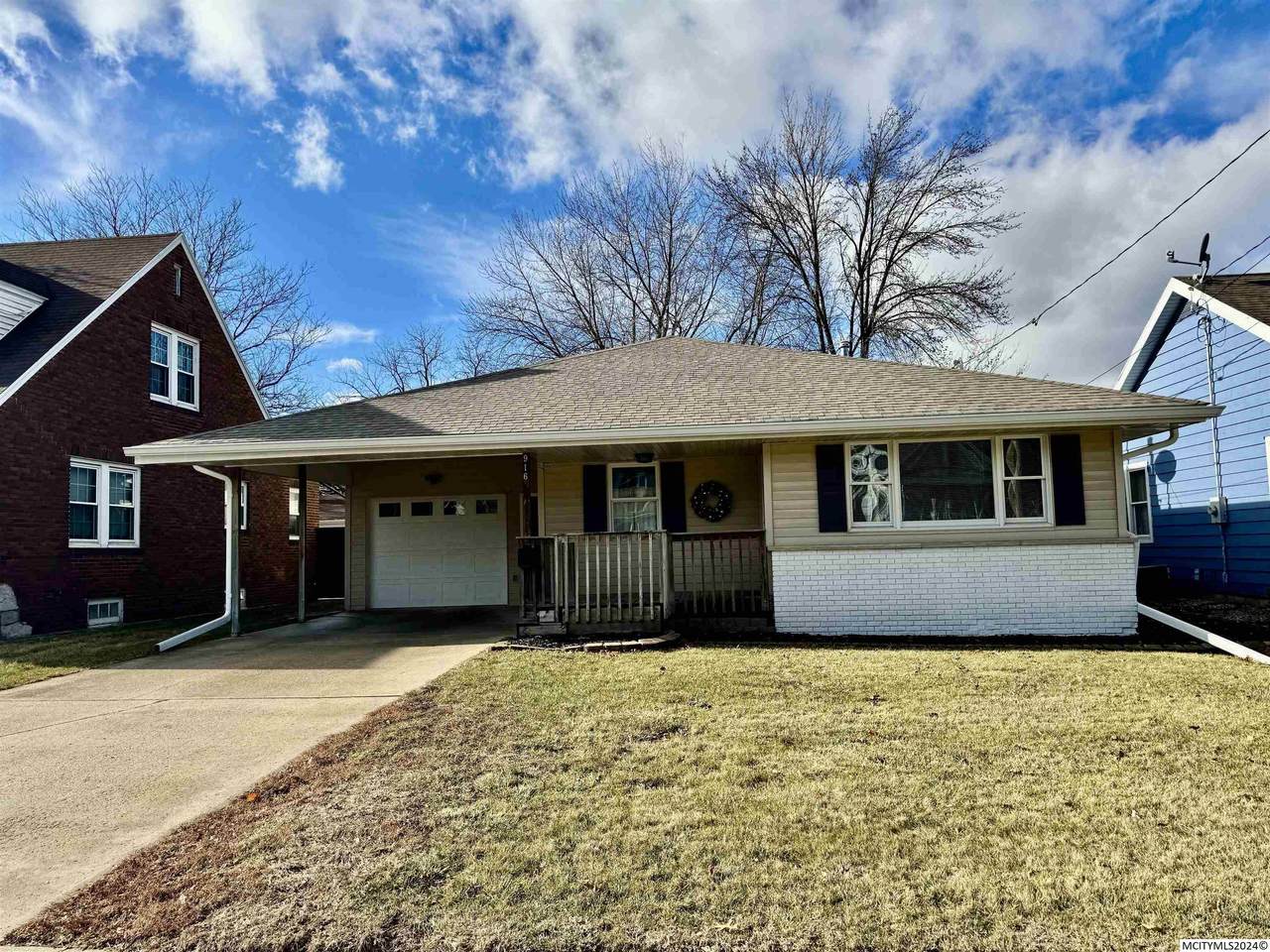 916 Jefferson - Photo 1