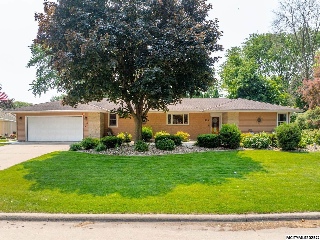 296 Willowbrook Dr - Photo 1