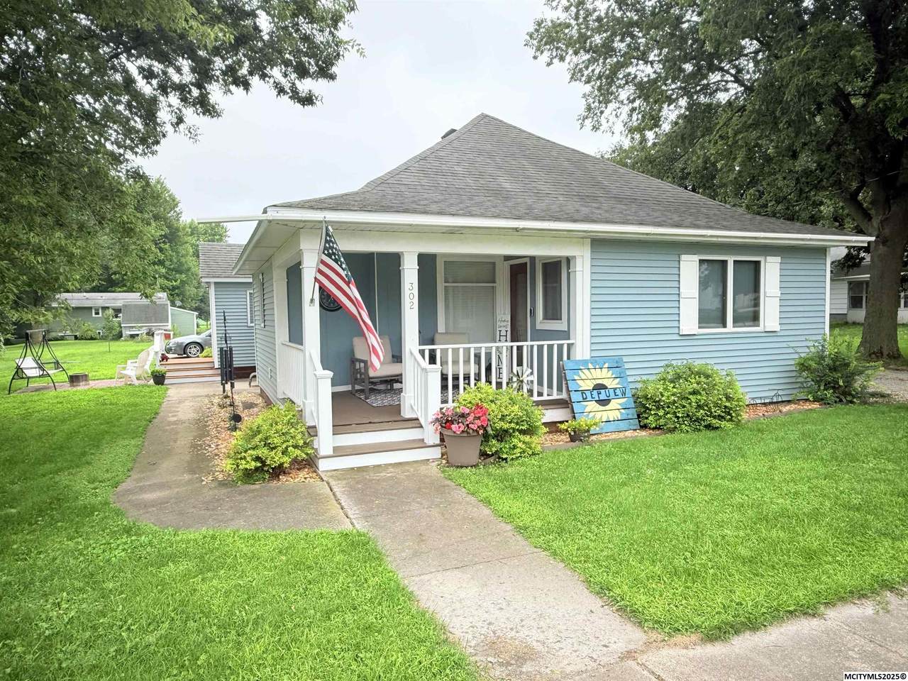 302 Willow St - Photo 1