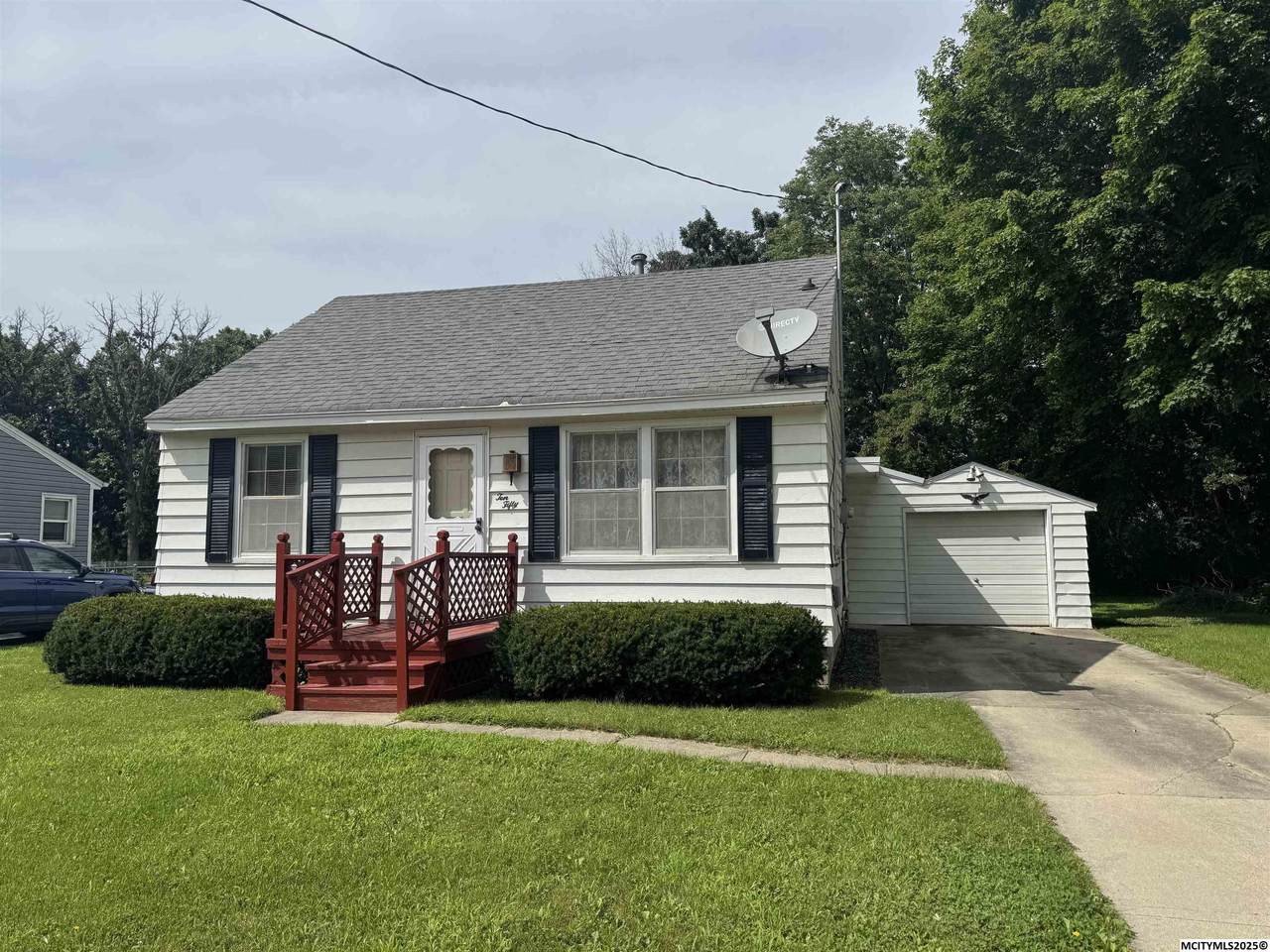 1050 17th Ne - Photo 1