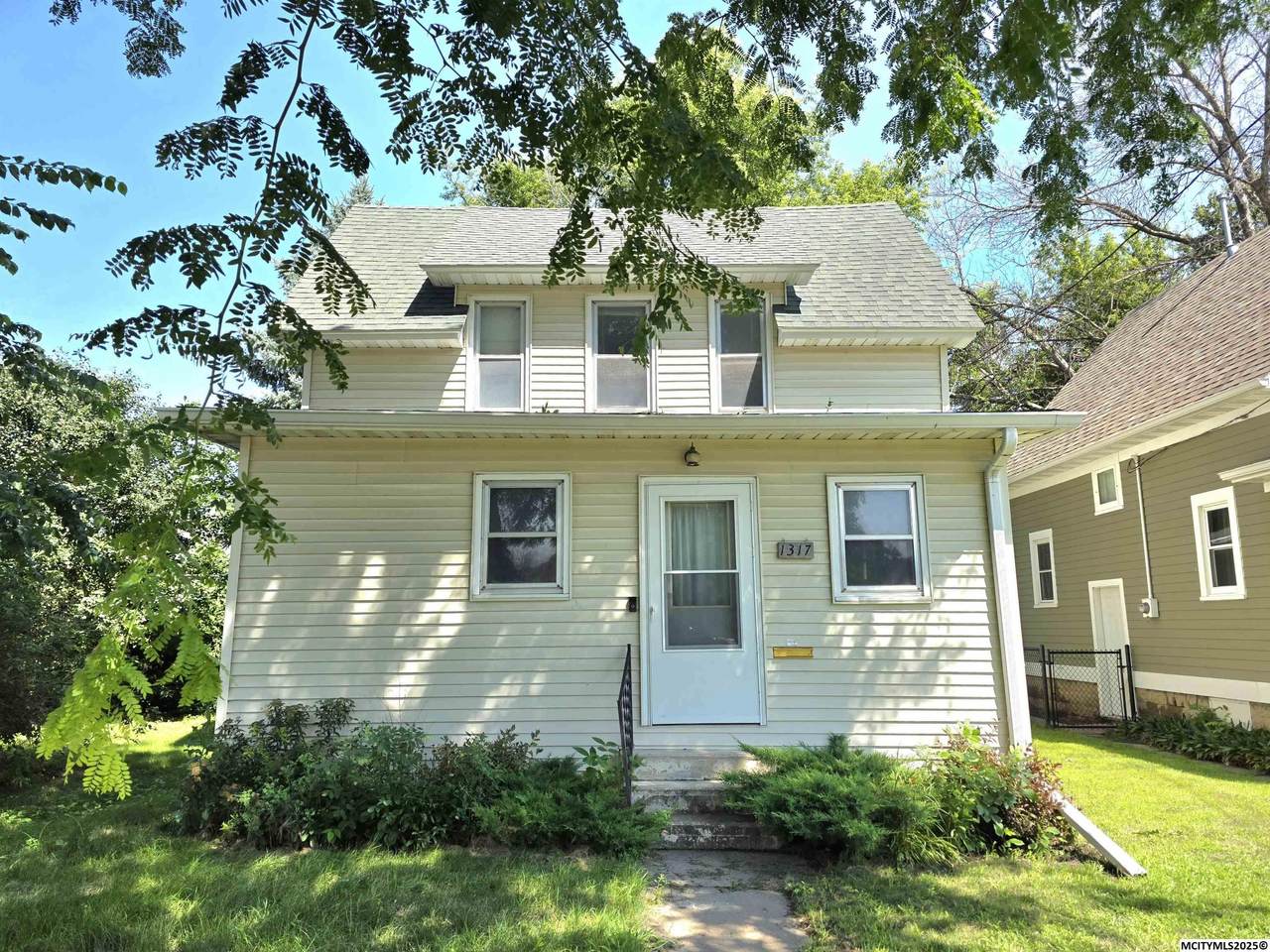 1317 N Washington - Photo 1