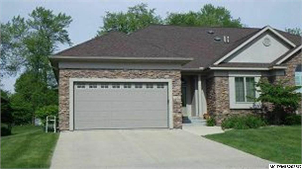 2180 Country Club Dr - Photo 1