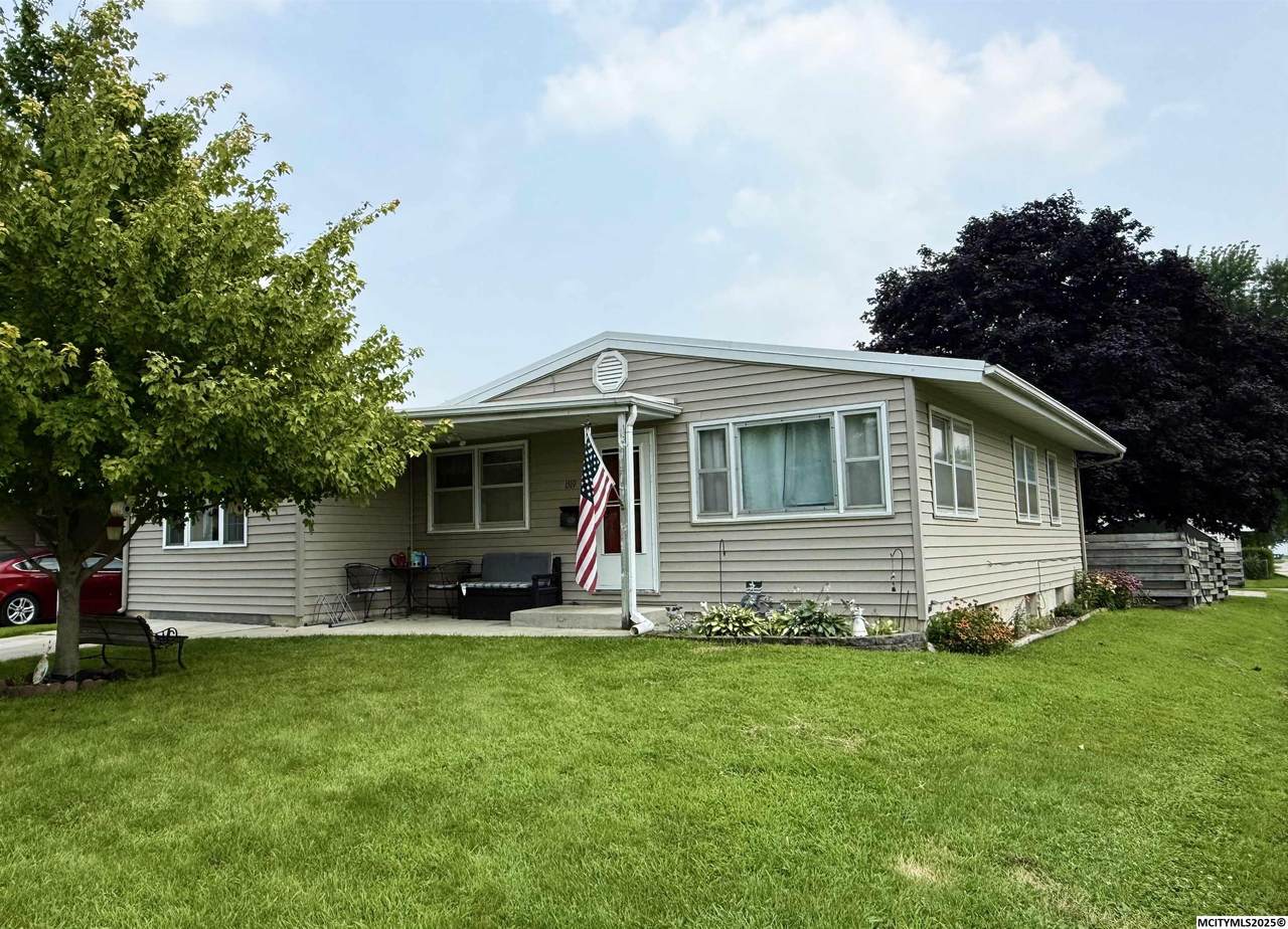 1519 Adams - Photo 1