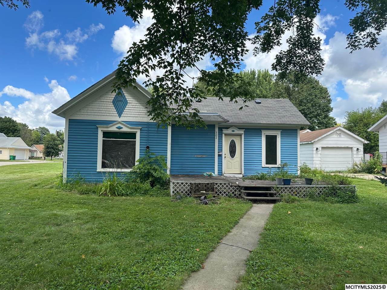 302 2nd Se - Photo 1