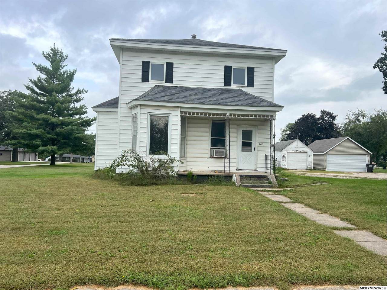 502 Main Ave - Photo 1