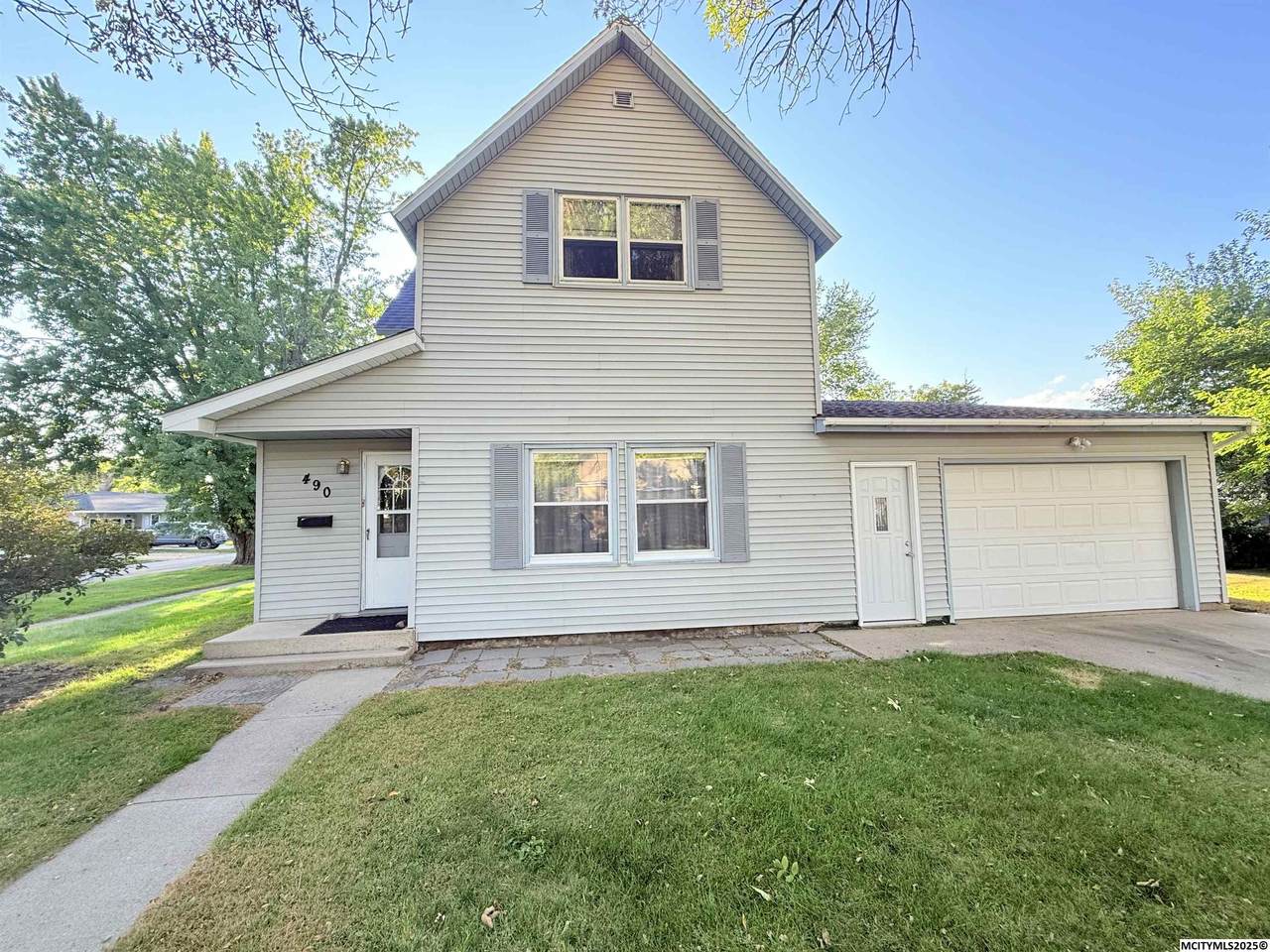 490 Allen Ave - Photo 1