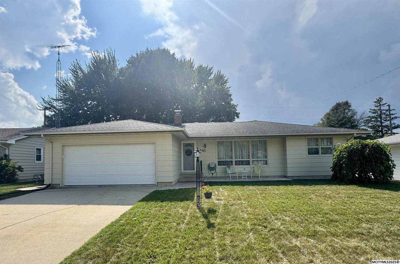 1141 Eastmoor Dr - Photo 1