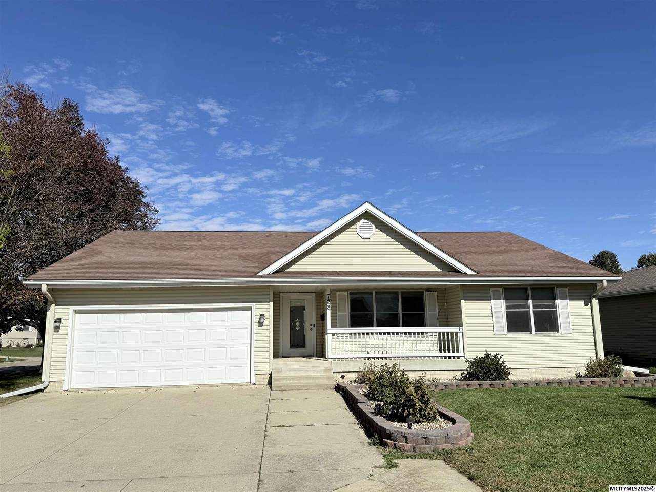 728 Monroe Ct - Photo 1