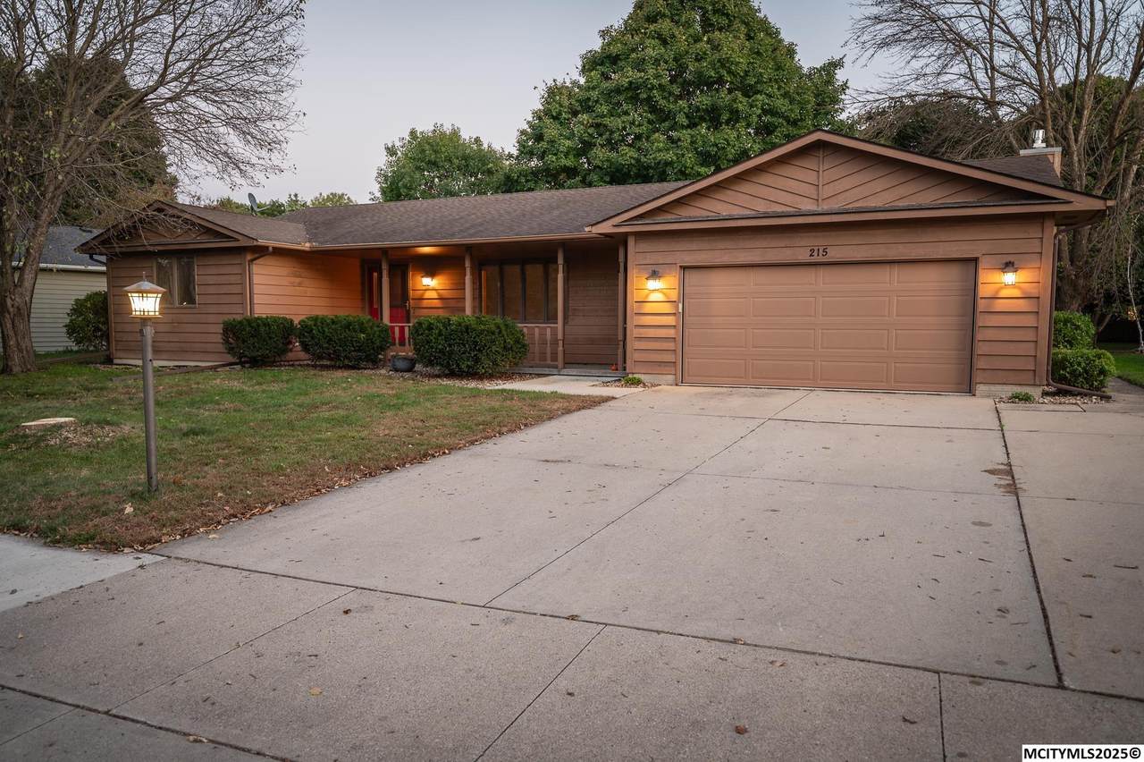 215 Woodbine - Photo 1