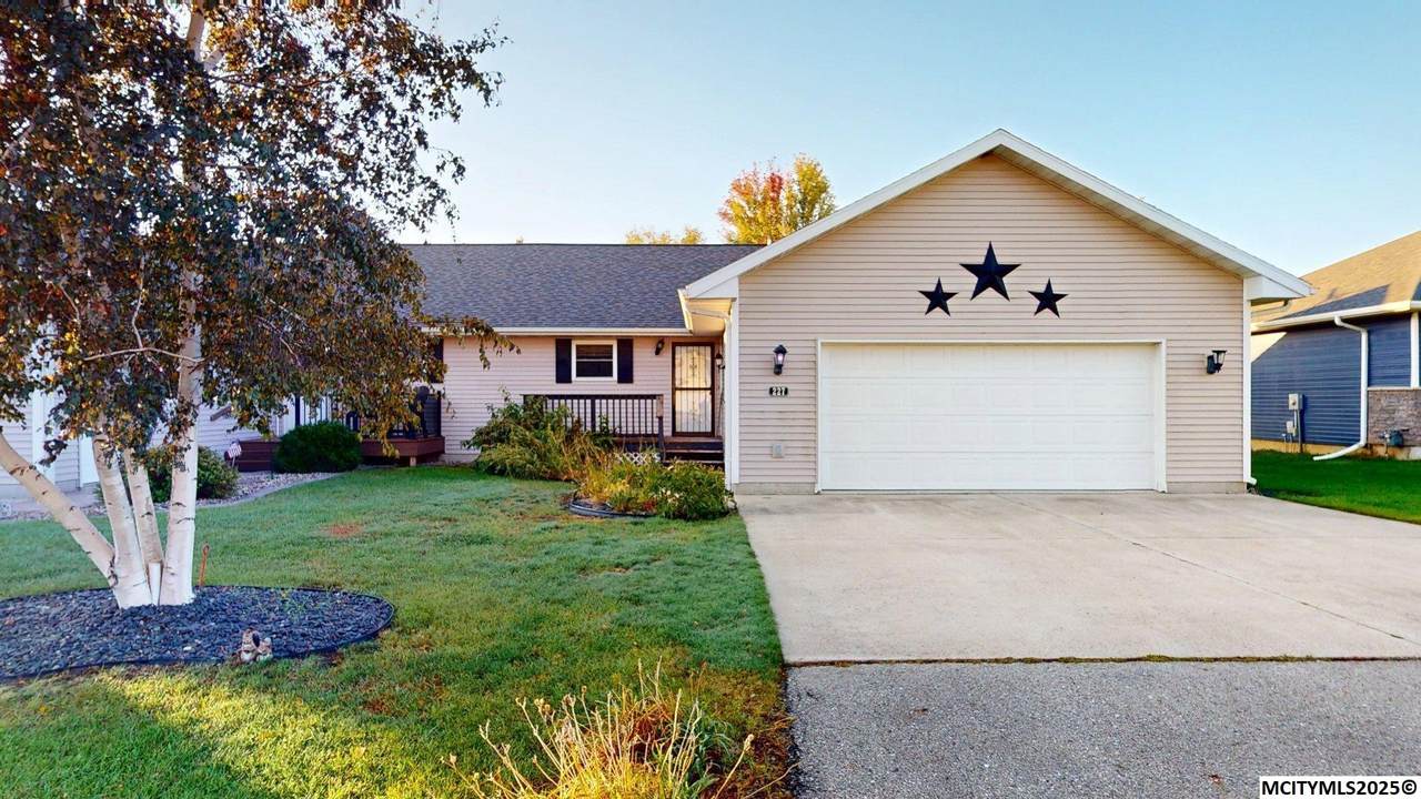 227 Westview Dr S - Photo 1