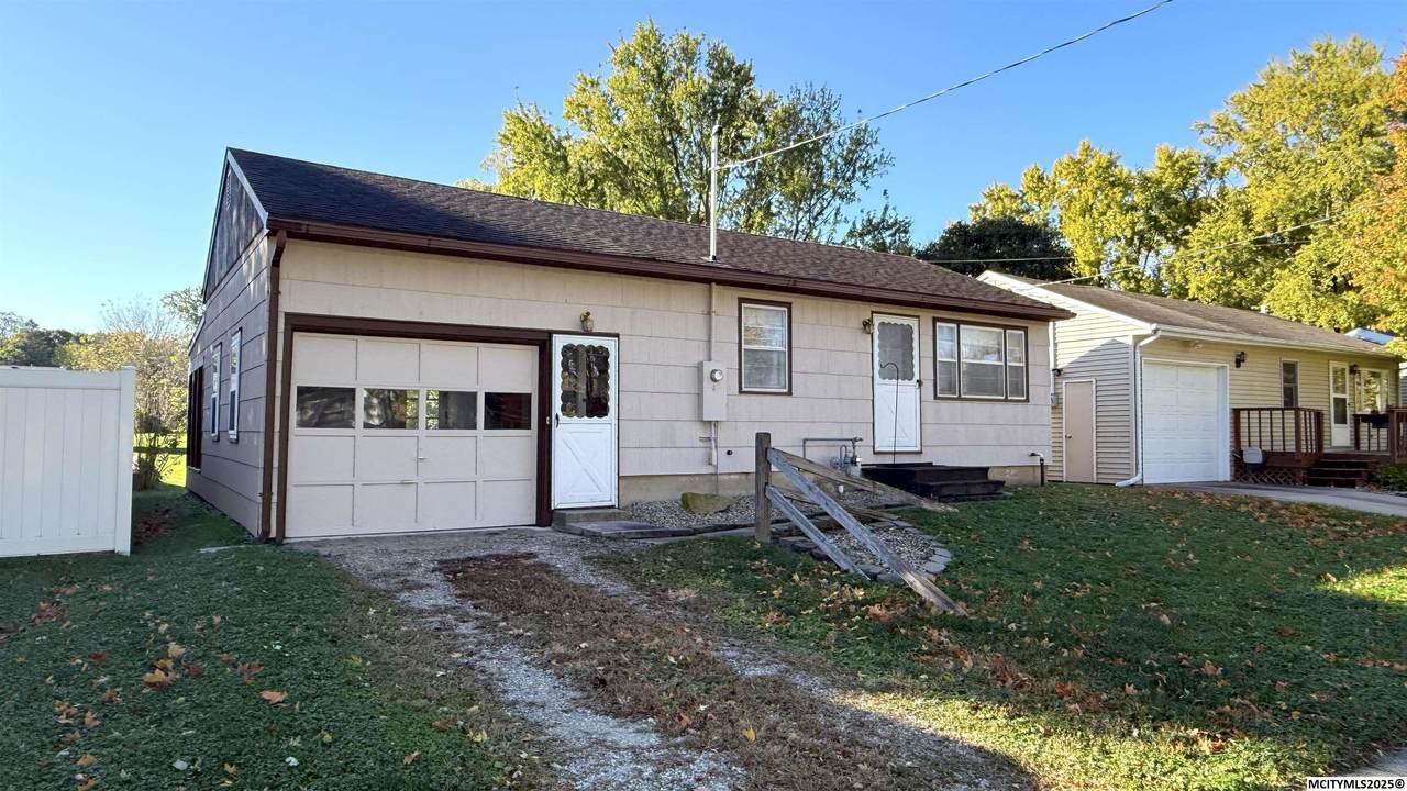 843 12th Se - Photo 1