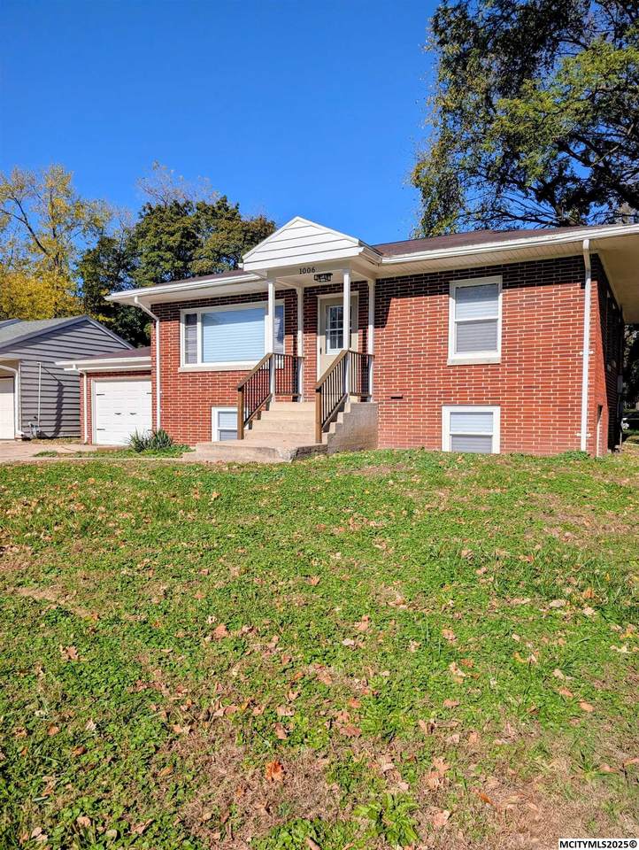 1006 12th Ne - Photo 1