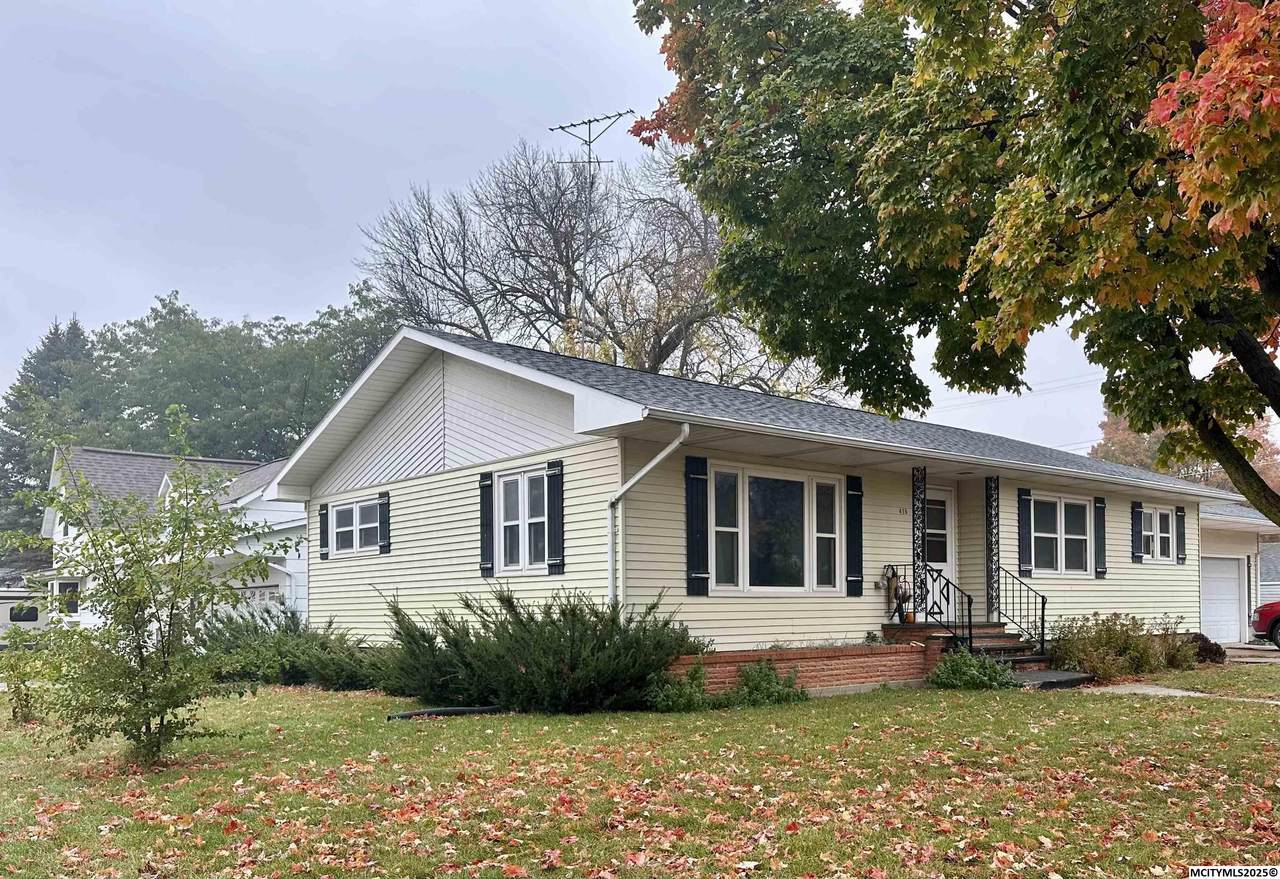 415 3rd Ave Nw - Photo 1