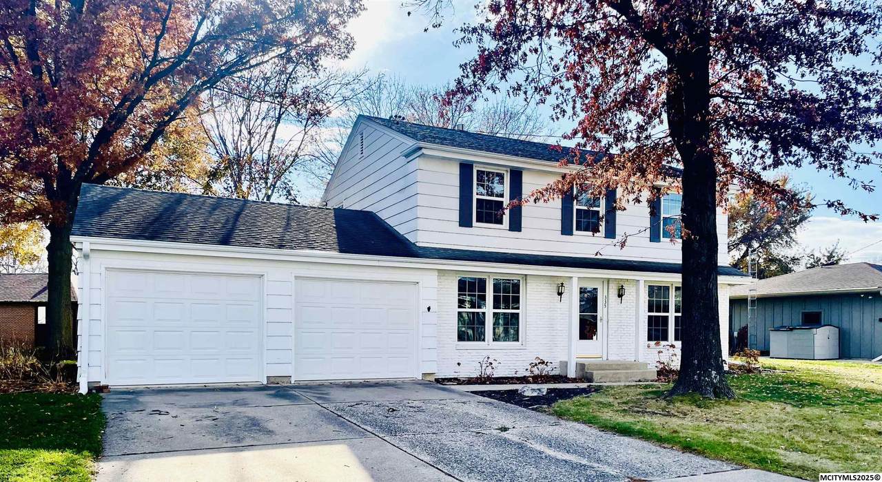 335 Lakeview Dr - Photo 1