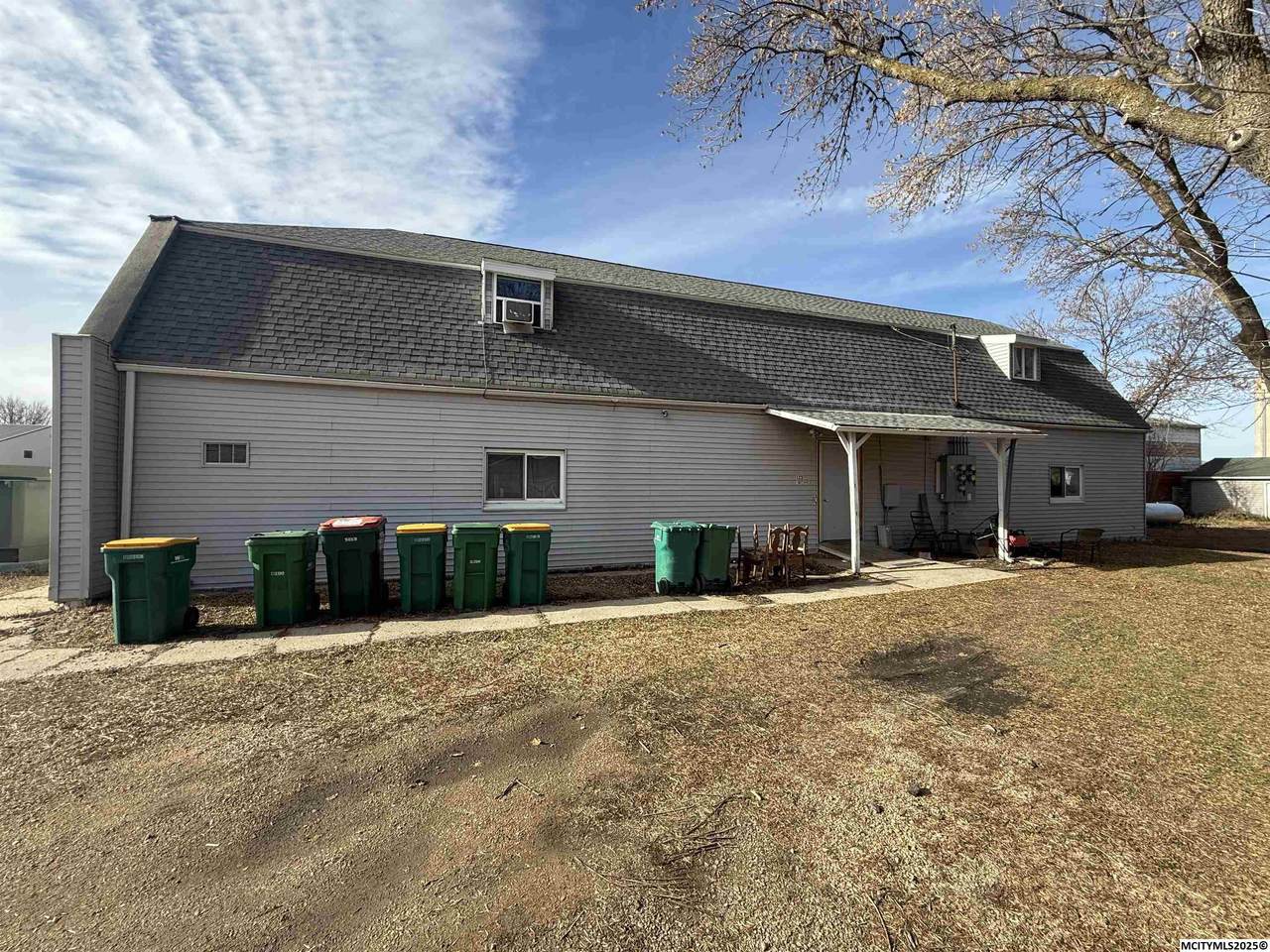 113 1st Avenue E - Photo 1