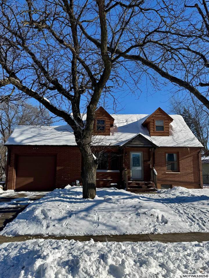 915 Louisiana - Photo 1