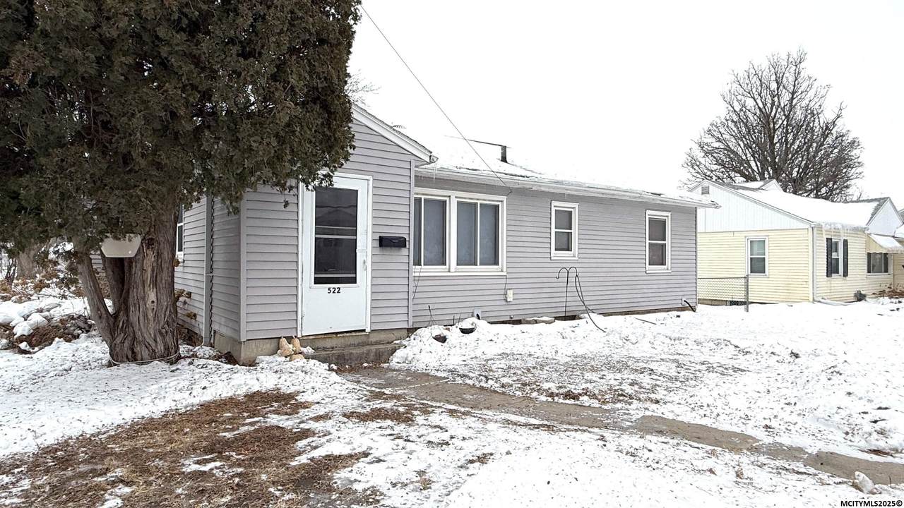 522 10th Nw - Photo 1